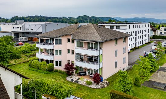 Zentrale und charmante 4.5-Zimmer-Wohnung