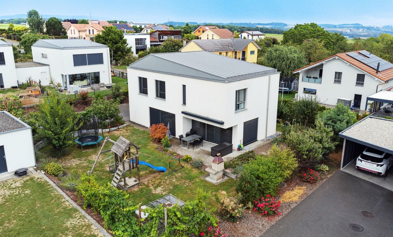 Contemporary villa ideal for a family