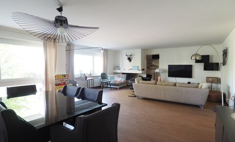 Copropriété moderne avec garage dans un emplacement central