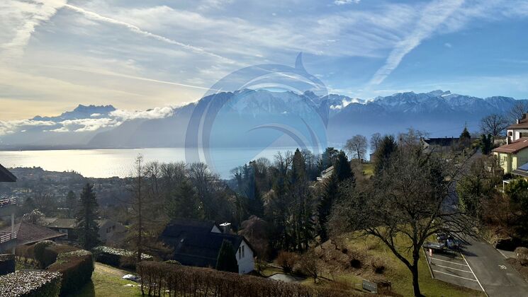 SOMPTUEUX APPARTEMENT EN DUPLEX DE 5.5 PIÈCES AVEC VUE SUR LE LAC