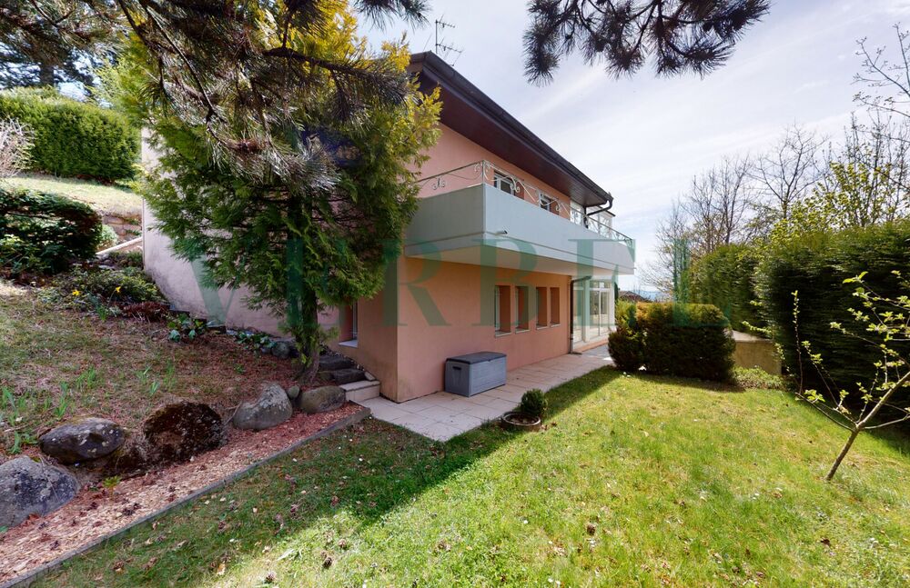 Spacieuse villa baignée de soleil