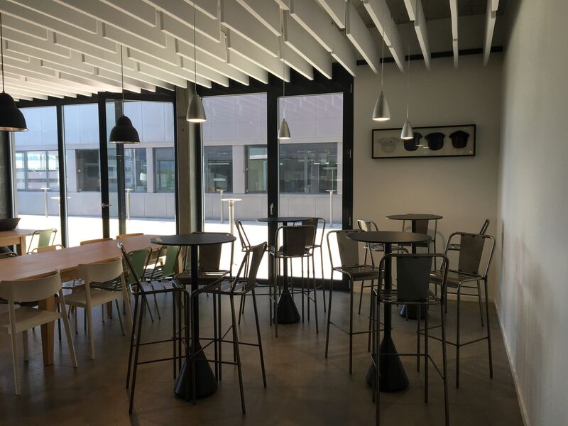 For rent! Superb offices / workshops with all amenities.