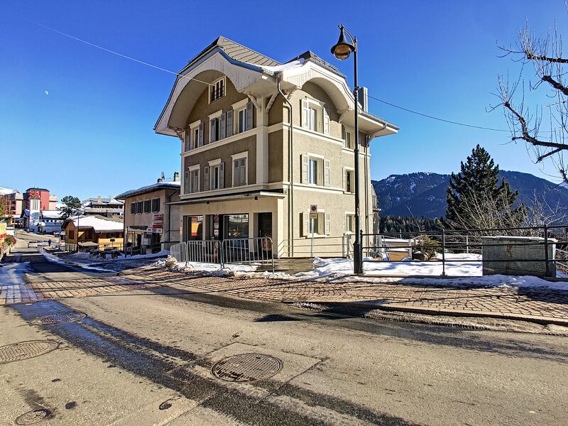 Very nice 2-bed room apartment 79.7m2 entirely renovated (new)