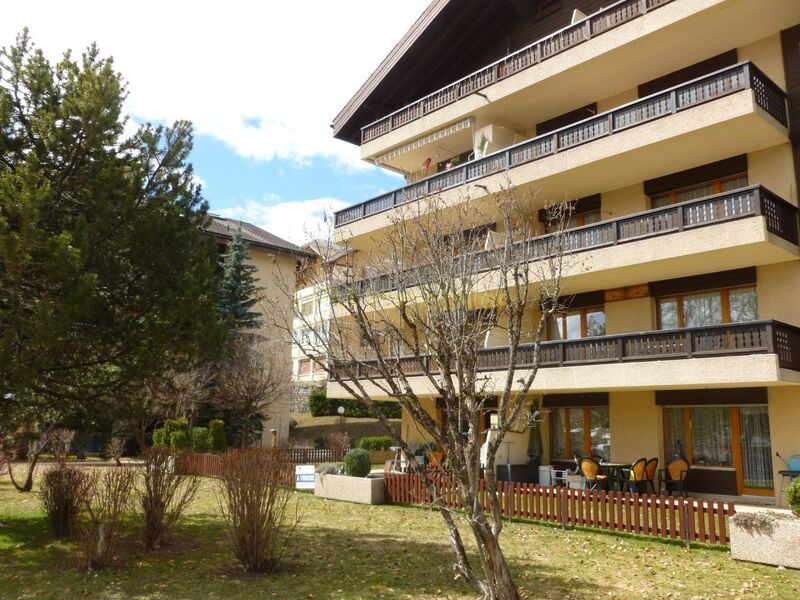 Beautiful 3 bedroom apartment with terrace and garage!