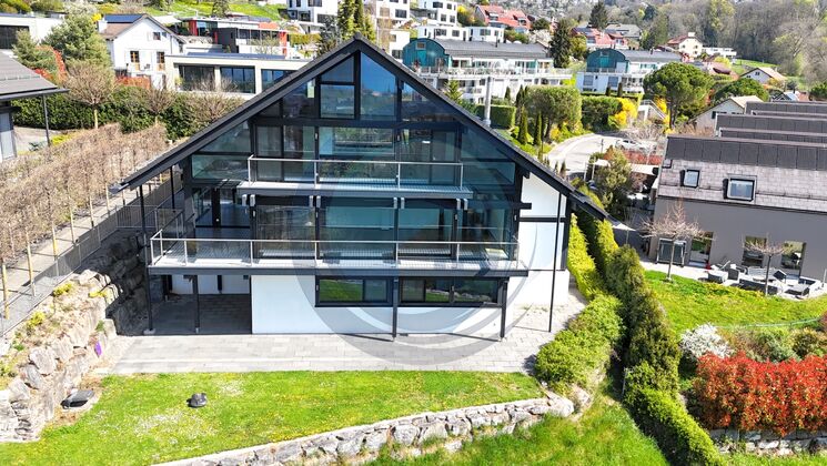 MAGNIFIQUE MAISON INDIVIDUELLE HUF HAUS AVEC VUE IMPRENABLE SUR LE LAC