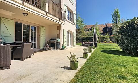Exclusive listing: beautiful apartment combining charm and quality finishes