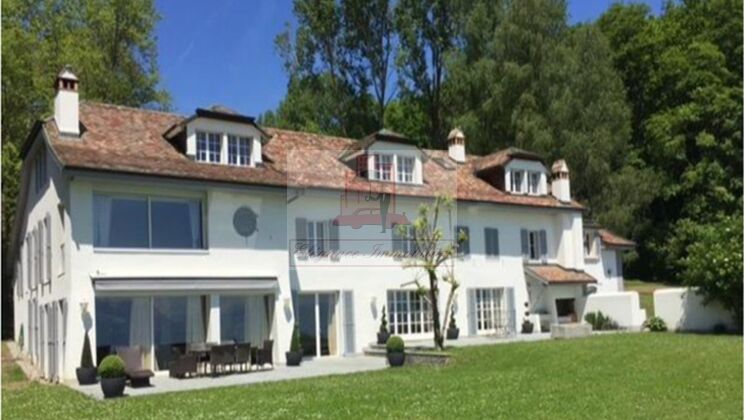 Exceptionnelle maison de campagne sans aucun vis-à-vis à YENS.