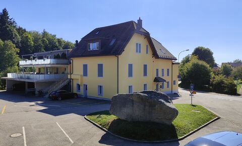 Vollvermietet: 4 Wohnungen - 3 Studios - 1 Restaurant!
