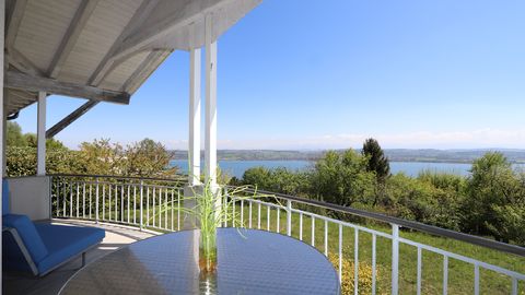 Mont Vully
Splendide Villa avec vue sur le 
Lac de Morat et préalpes