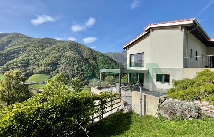 Comfortable, elegant and modern home with breathtaking view