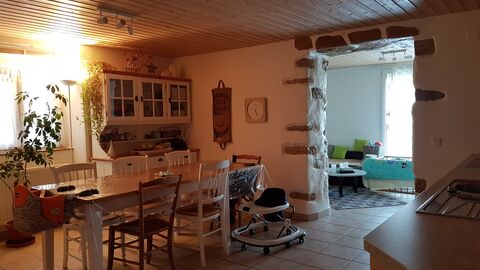 4.5 pces avec studio indépendant
rez, terrasse et jardin!