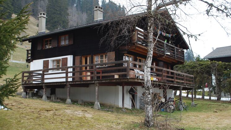 Il est vendu : A l'entrée des Mosses : chalet de deux appartements !