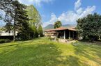 Spacious and elegant villa surrounded by a large and sunny  garden