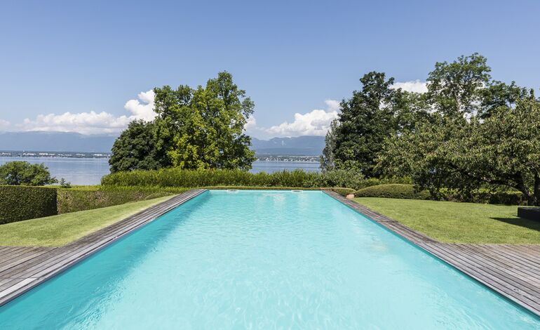Belle maison individuelle avec vue panoramique sur le lac