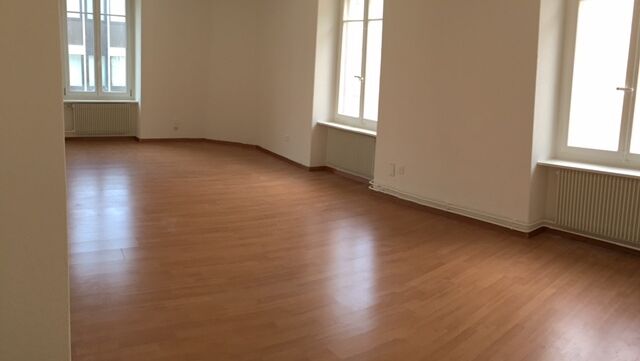 Spacieux 3.5 pièces entièrement rénové en plein centre ville de Bienne