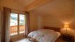 Chalet en finition aux Mosses, bordure ruisseau sans personne devant.