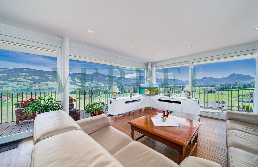Duplex en attique avec vue exceptionnelle sur lac et montagnes