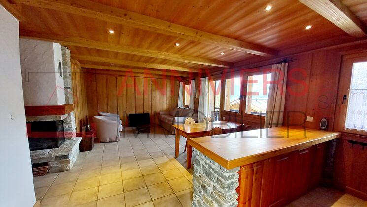 Joli appartement 2.5 pièces à vendre à St-Luc avec une belle vue