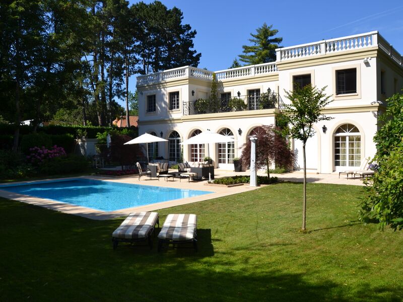 Sumptuous property nestled in its own green setting