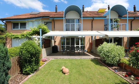 YVERDON Villa mitoyenne pleine de charme dominant ville et lac