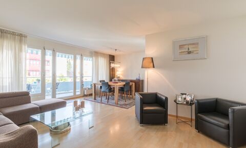 Helle Eckwohnung an ruhiger, zentraler Lage