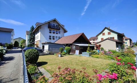 Mehrfamilienhaus mit Werkstatt an sehr guter Lage in Burgdorf!