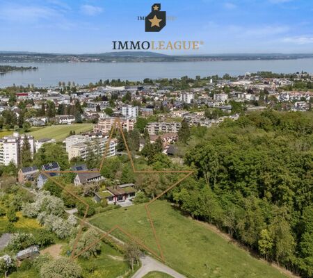 Geniessen Sie die Stille der Natur, ohne auf die Vorzüge der Stadt zu verzichten. Die Nähe zum Bodensee und zum Stadtkern macht diese Lage zu einem raren Juwel.