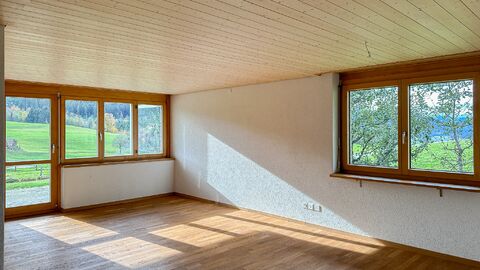 Praktische und sonnige 4.5 Zimmer EG Wohnung in Riffenmatt