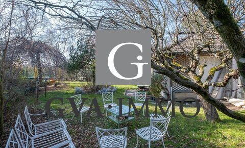 Beautiful building plot in residential area near the lake