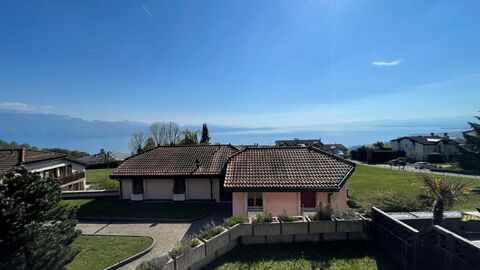 LUMINEUX APPARTEMENT EN ATTIQUE AVEC VUE PANORAMIQUE SUR LE LAC