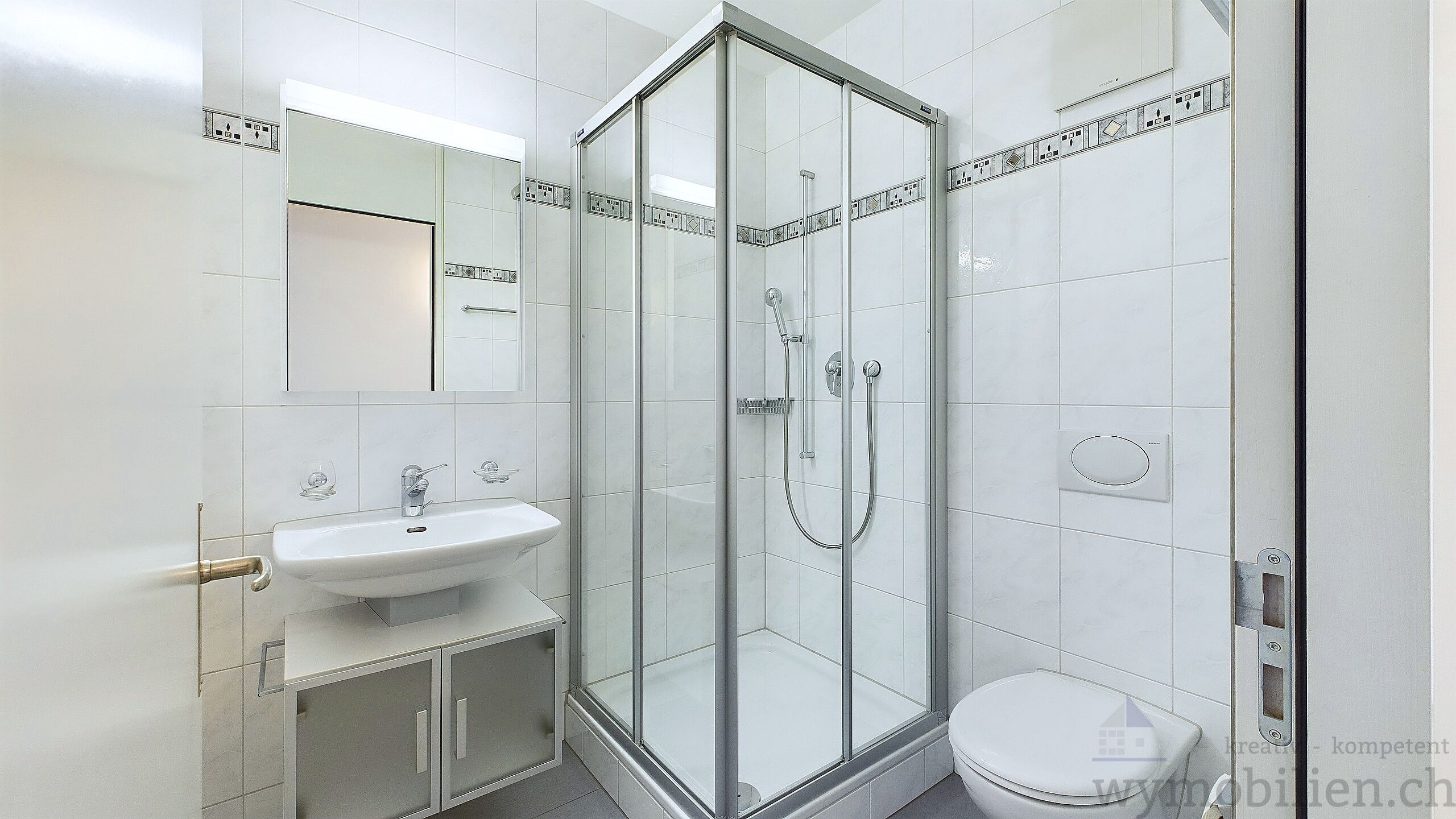 2. Bad mit Dusche 