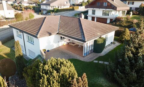 6.5 Zi.- Einfamilienhaus mit Seesicht und Umschwung