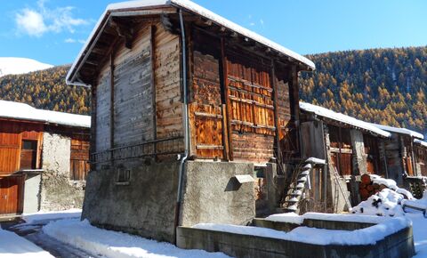 Farm for restoration CH-3988 Obergesteln