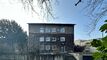 Mehrfamilienhaus mit Doppelgarage und Baulandreserve
