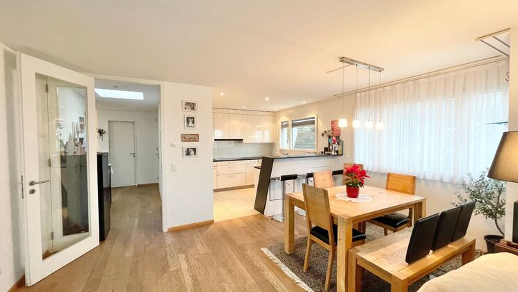 Modernes Terrassenhaus an ruhiger und zentraler Lage
