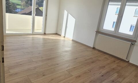 1 loyer OFFERT !
Dernier étage - 4 pces avec deux balcons