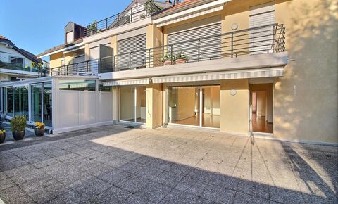 Apartment front & rear view CH-1297 Founex