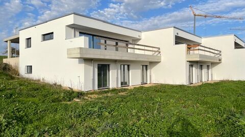 Trois villas mitoyennes à l'architecture contemporaine lumineuse