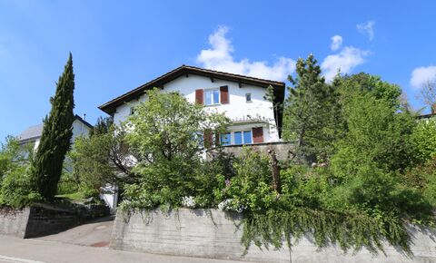 Sonniges Familienhaus an bester Lage in Uhwiesen