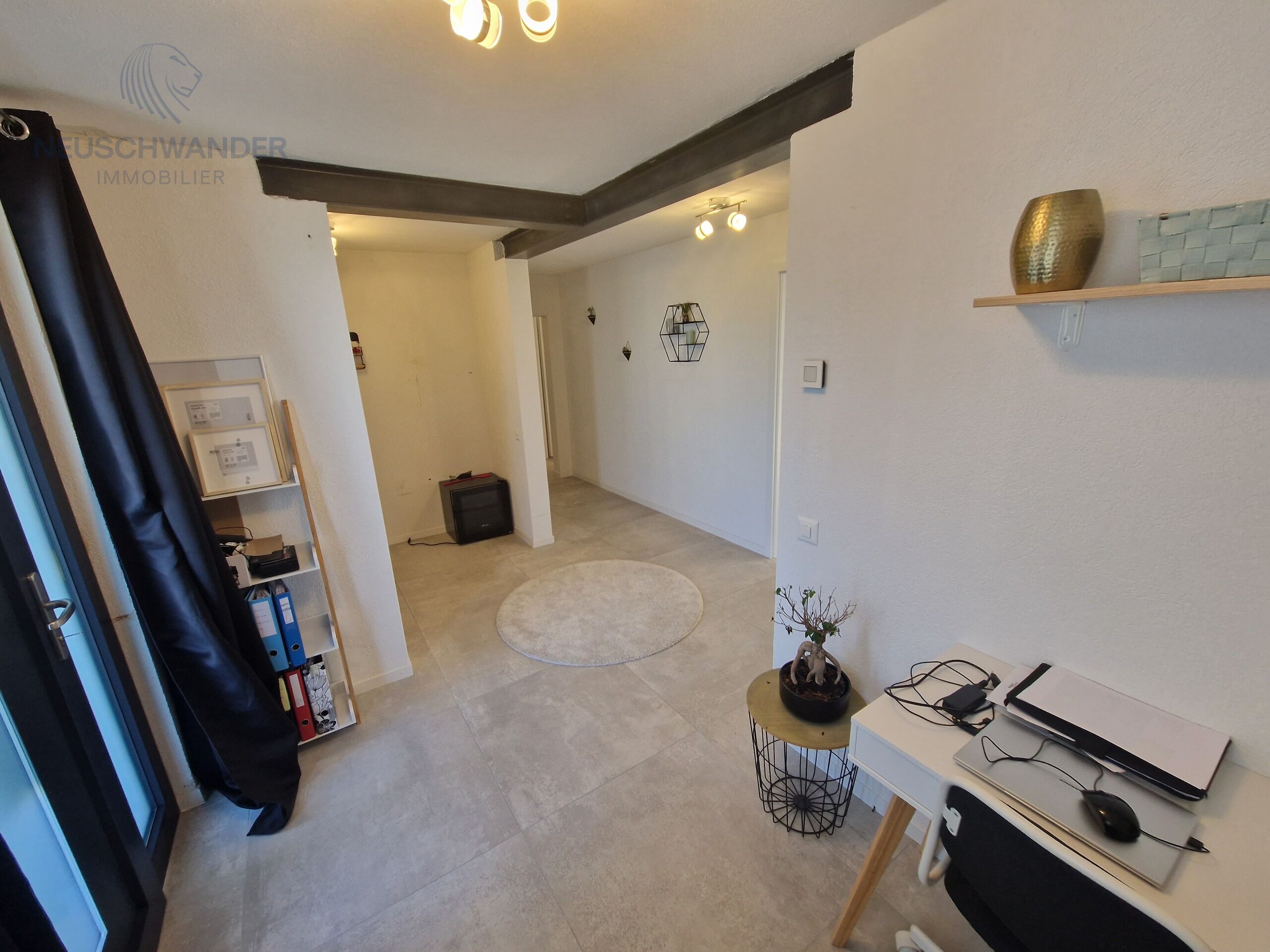 main entrance - kitchen