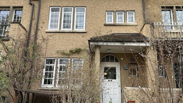 Exklusives Jugendstil-Reiheneinfamilienhaus mit Gartenidylle
