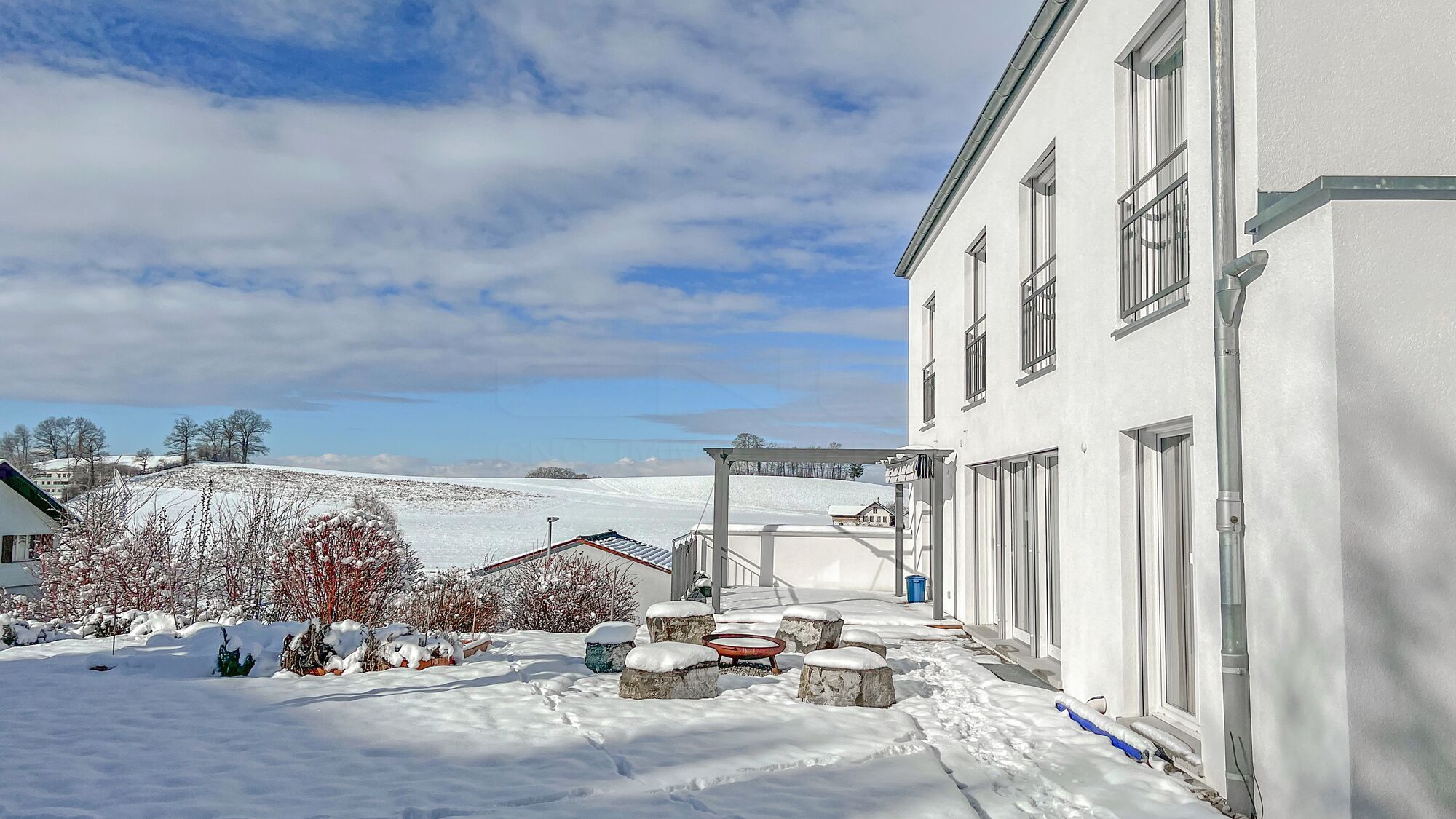 Terrasse en bois et terrasse BBQ (hiver)