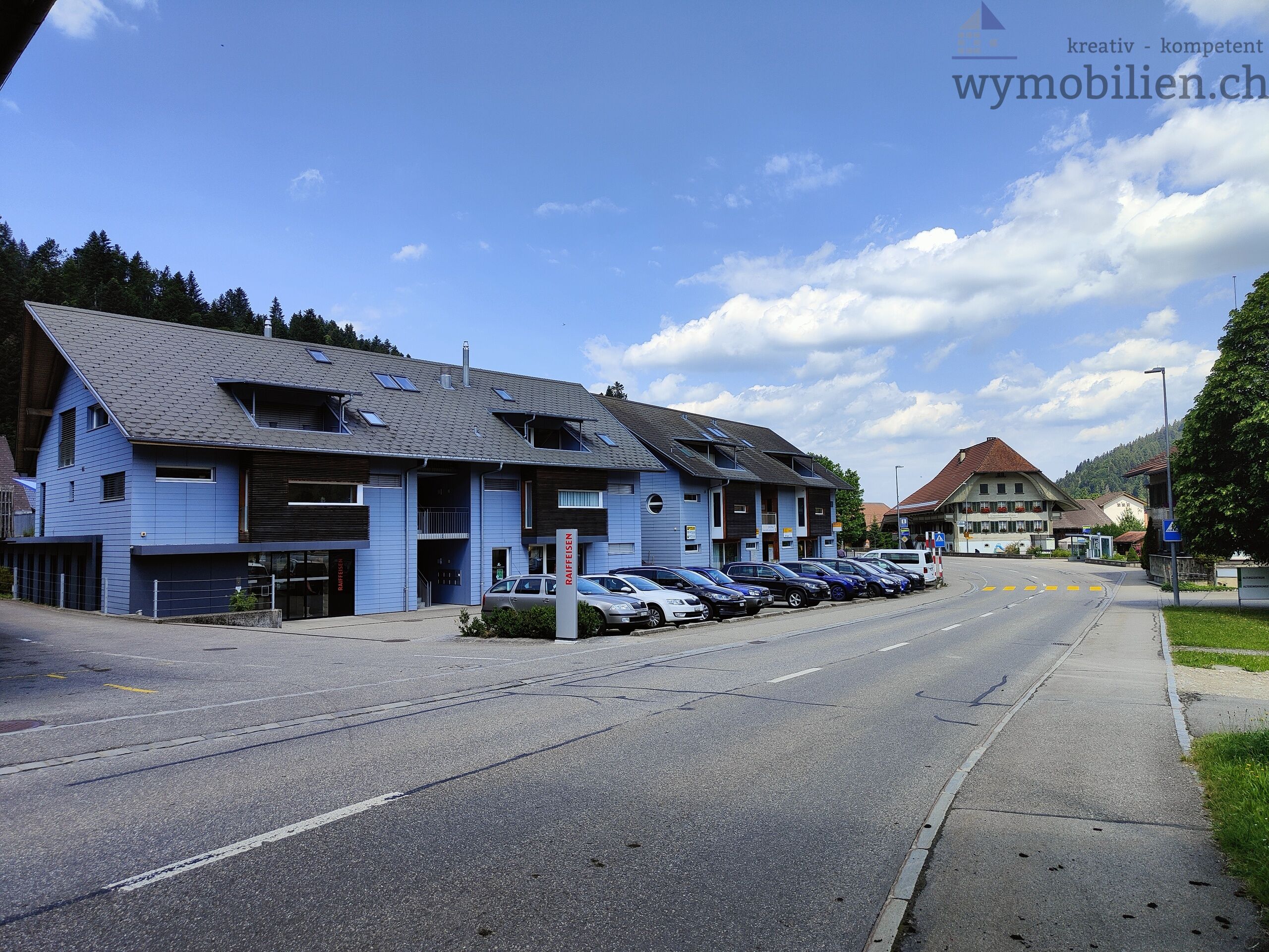 Parkplätze + Einstellhalle 