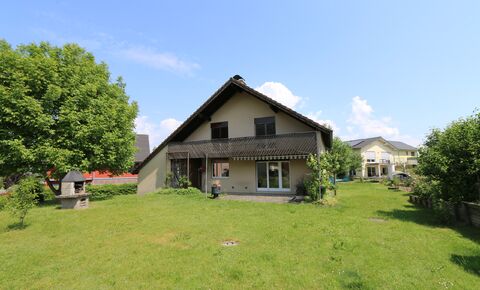 Familienhaus mit Rundumgrün und viel Privatsphäre