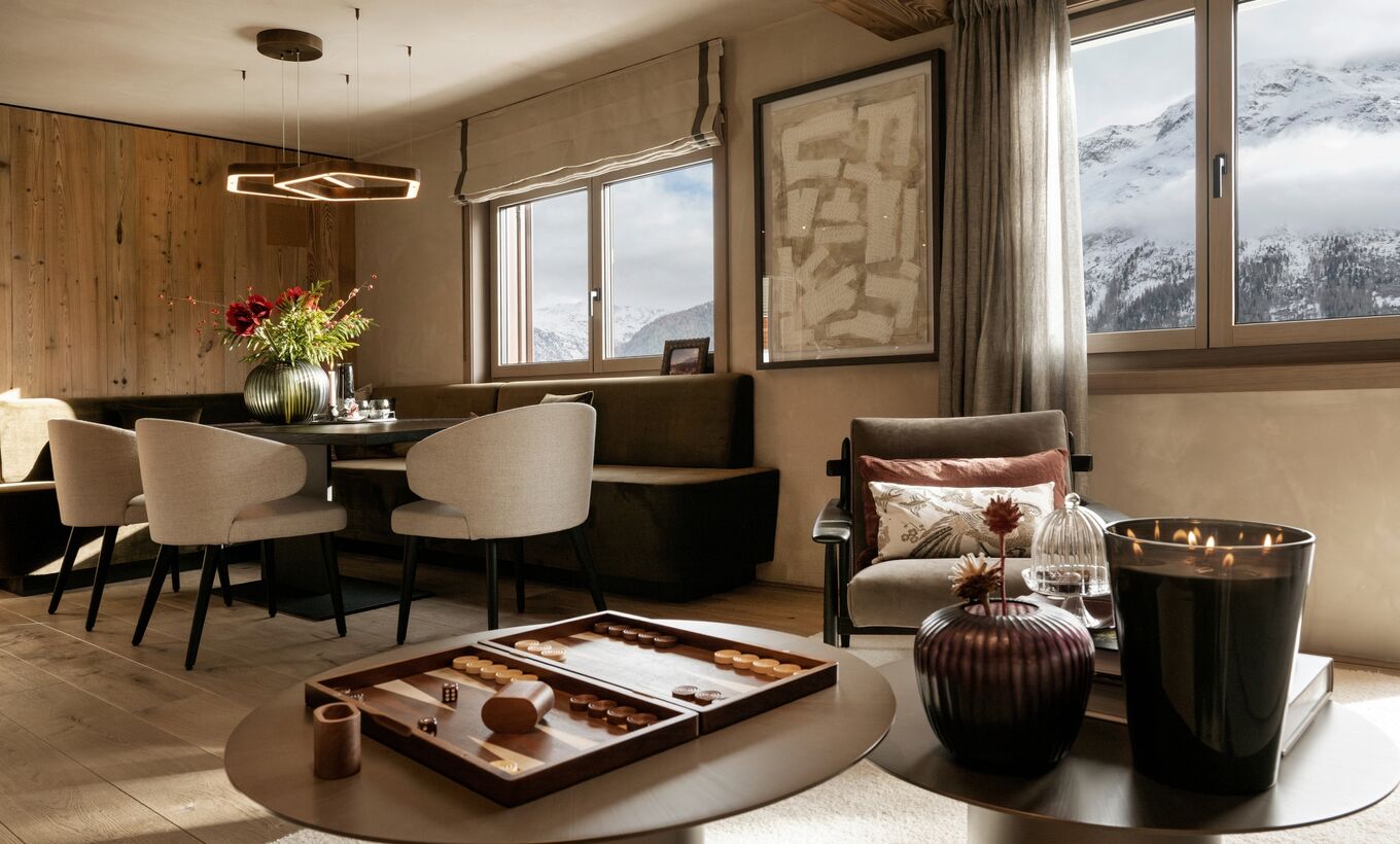 Engadin Lodges with 
panoramic view of Lake St. Moritz