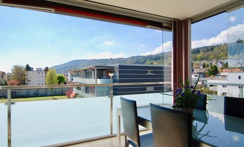 Ruhig gelegene 4.5 Zi.-Wohnung mit Wintergarten