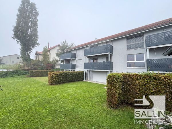 Spacieux appartement de 2½ pièces avec une place de parc extérieure