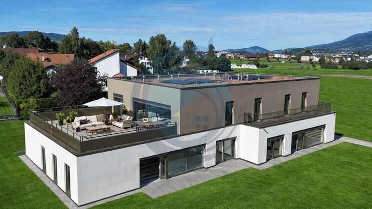 SOMPTUEUX APPARTEMENT EN ATTIQUE DE 5.5 PIÈCES AVEC VUE DÉGAGÉE