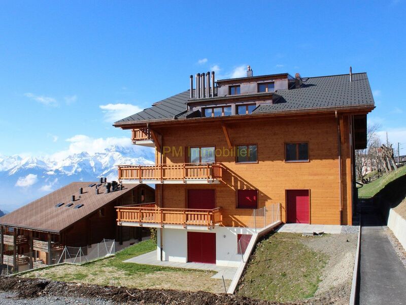 Beautiful brand new 3 bedroom apartment with great view!