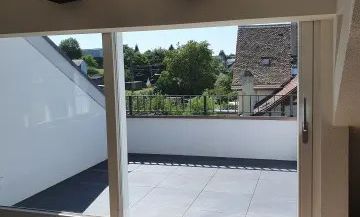 Einmalige Dachwohnung mit schönem Balkon
